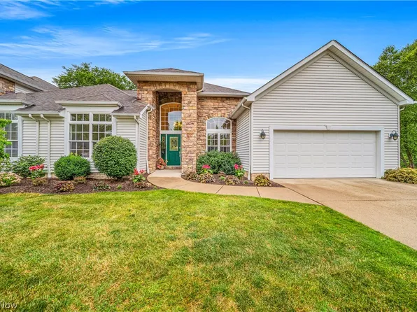 308 Gretna Green Dr, Highland Heights, OH 44143