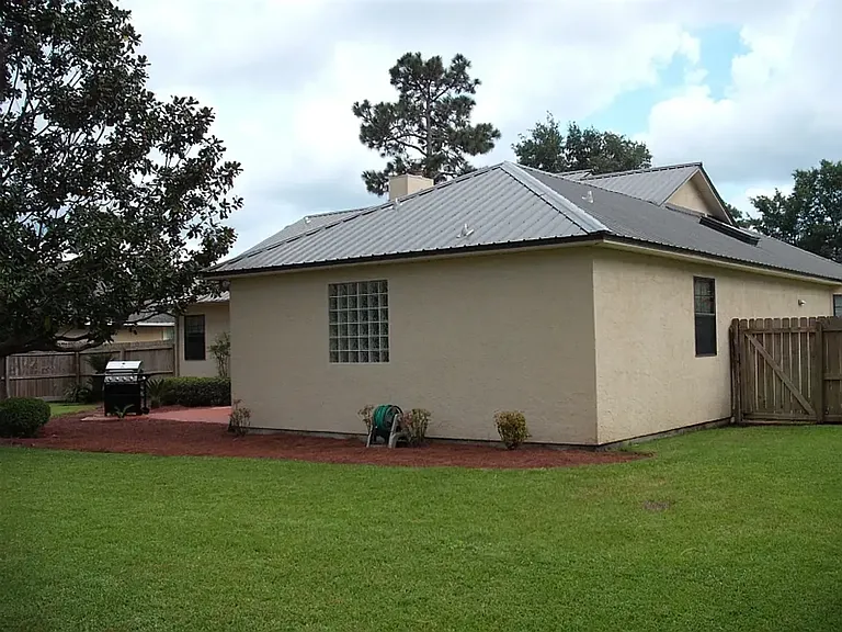 604 Mallory Dr — Photo 8