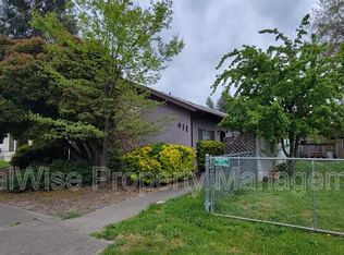 411 SE Riverside Ave UNIT A, Grants Pass, OR 97526