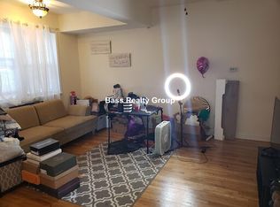 6978 N Greenview Ave #G, Chicago, IL 60626