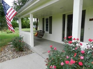 22106 163rd St, Basehor, KS 66007