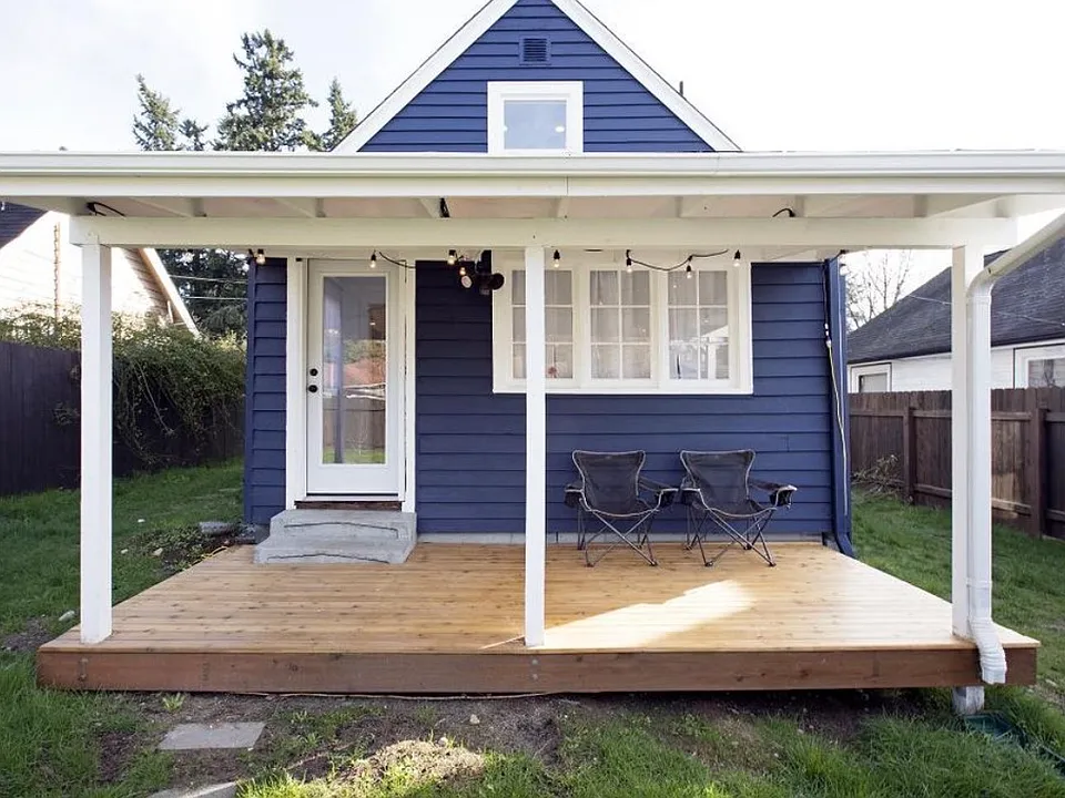 1311 N Wycoff Ave