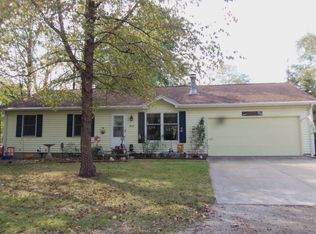 308 Eagle Bluff Dr, Oakwood, IL