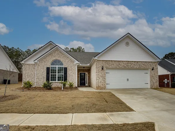 853 Crossroads Ct, Social Circle, GA 30025