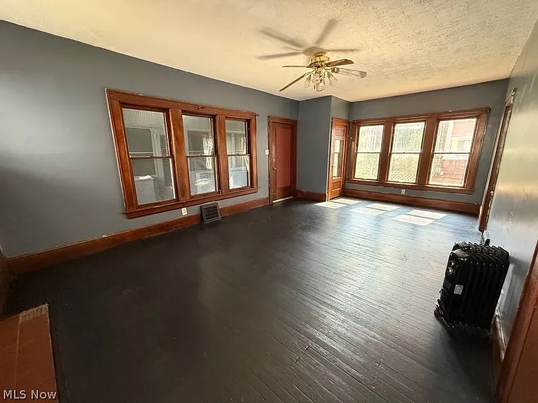 1504 Preston Ave — Photo 15