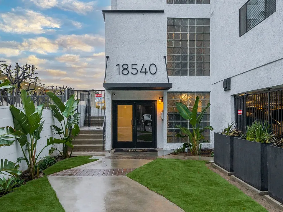 Citronia Luxe Towers Apartments