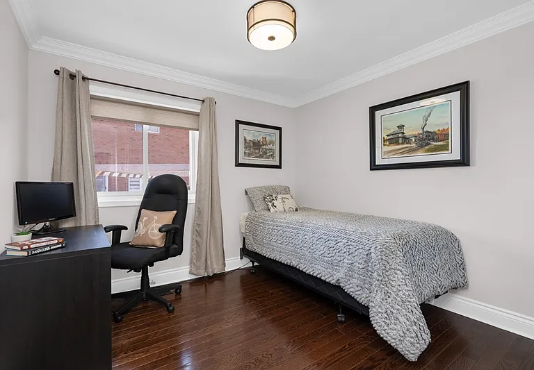 10 Duckworth St — Photo 11