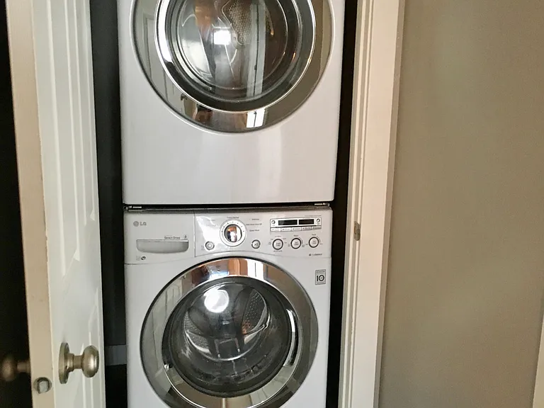 844 Rae St #B — Photo 13