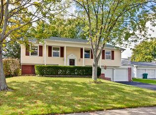 661 Silver Rock Ln, Buffalo Grove, IL