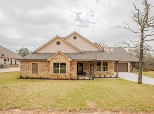 1821 Oak Ridge St, Hideaway, TX 75771