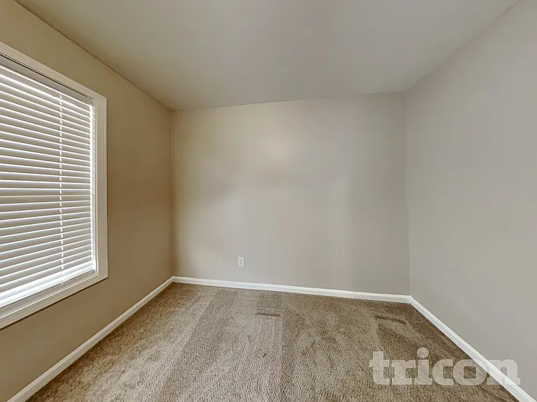 209 Arbor Dr — Photo 10
