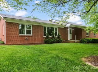 6 Knollridge Rd, Candler, NC 28715