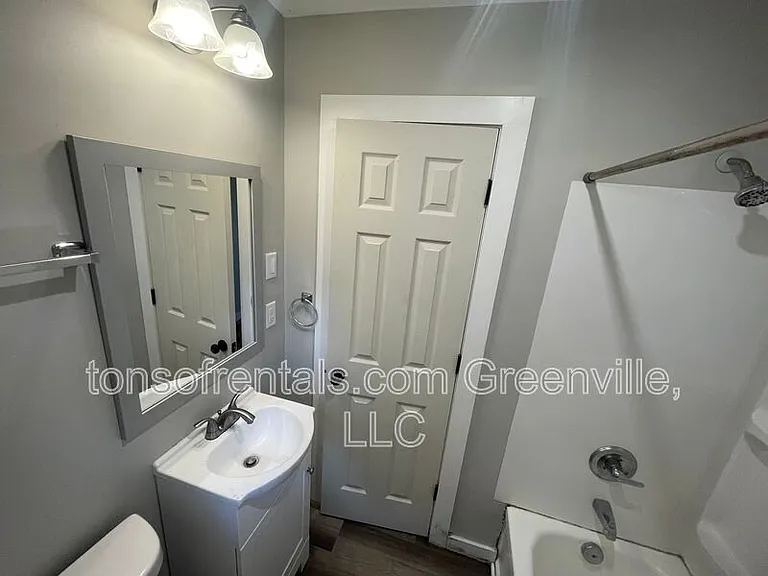519 Rice St — Photo 8