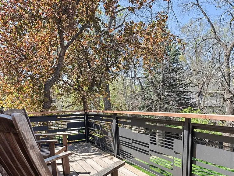 431 Elm St — Photo 39