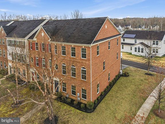 2nd image of 3301 Tianna Way