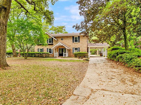 2nd image of 906 Azalea Rd