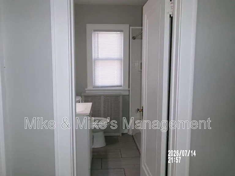 6424 W Chambers St — Photo 17
