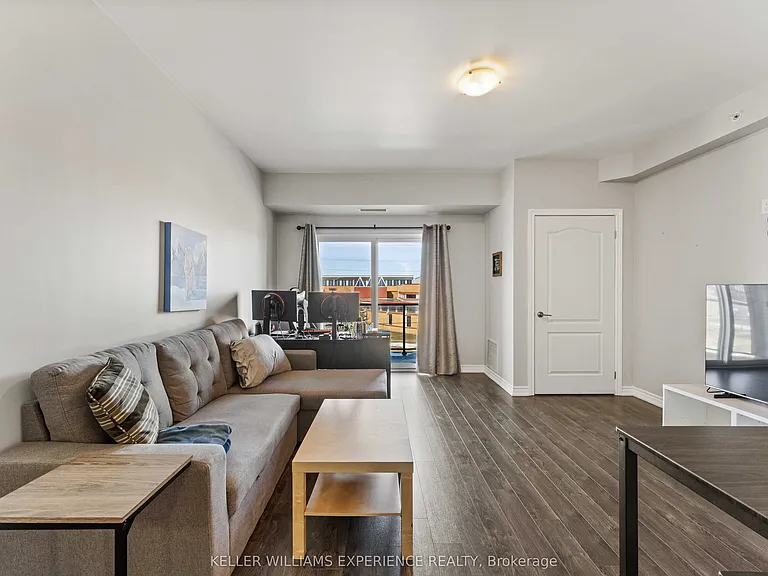 720 Yonge St #307 — Photo 13