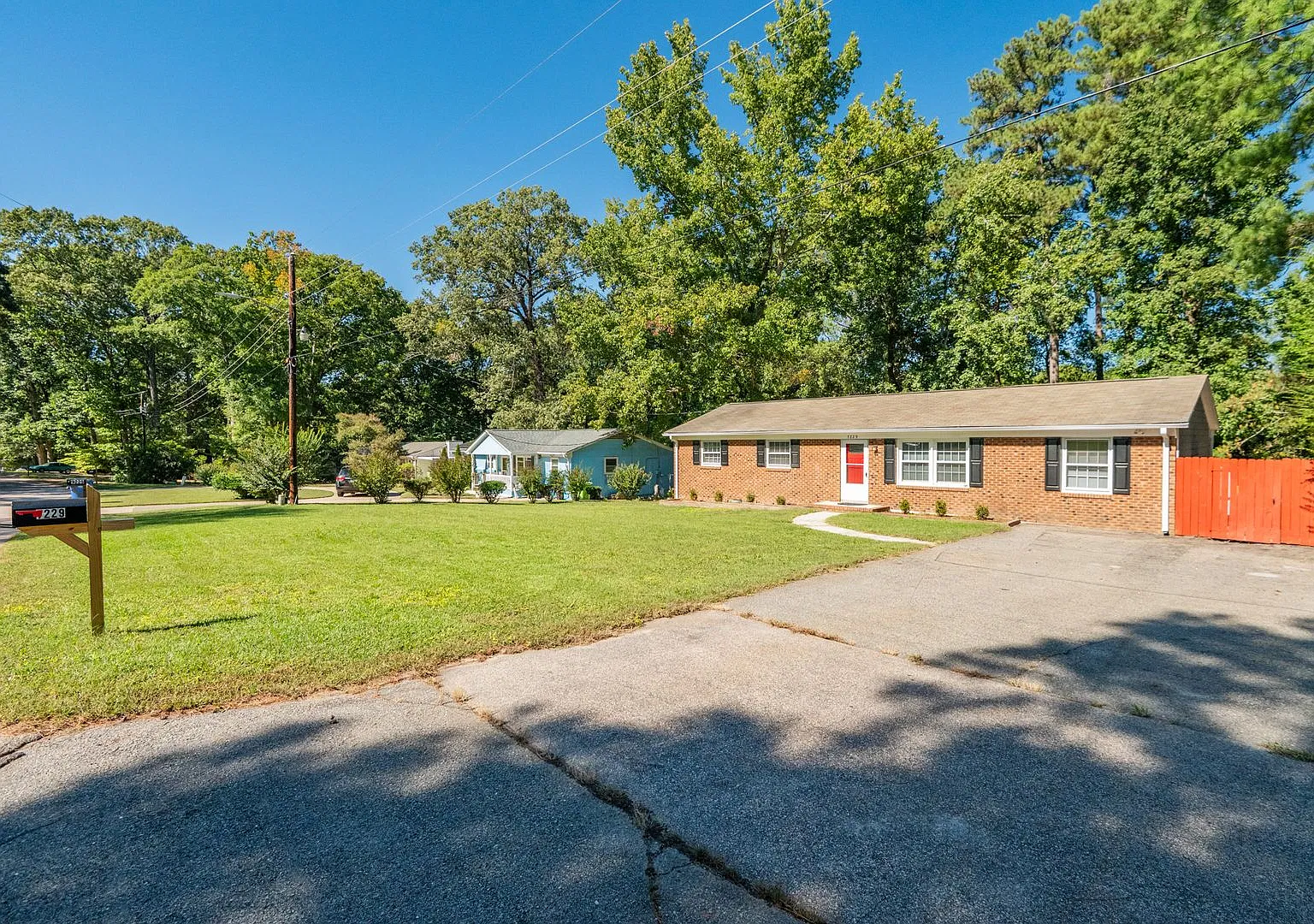 North Raleigh well-maintained 3 bed, 1.5 bath Brick Ranch with expansive yard--landscaping included! — Photo 2
