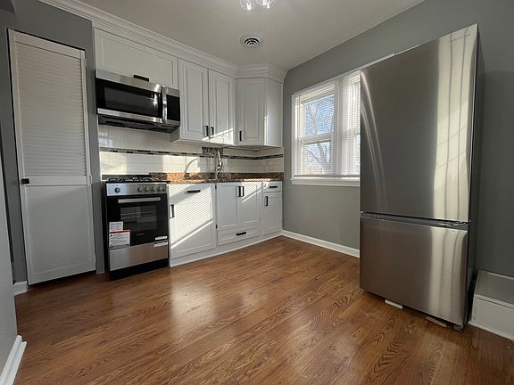 4th image of 1306 Kinsey Ave