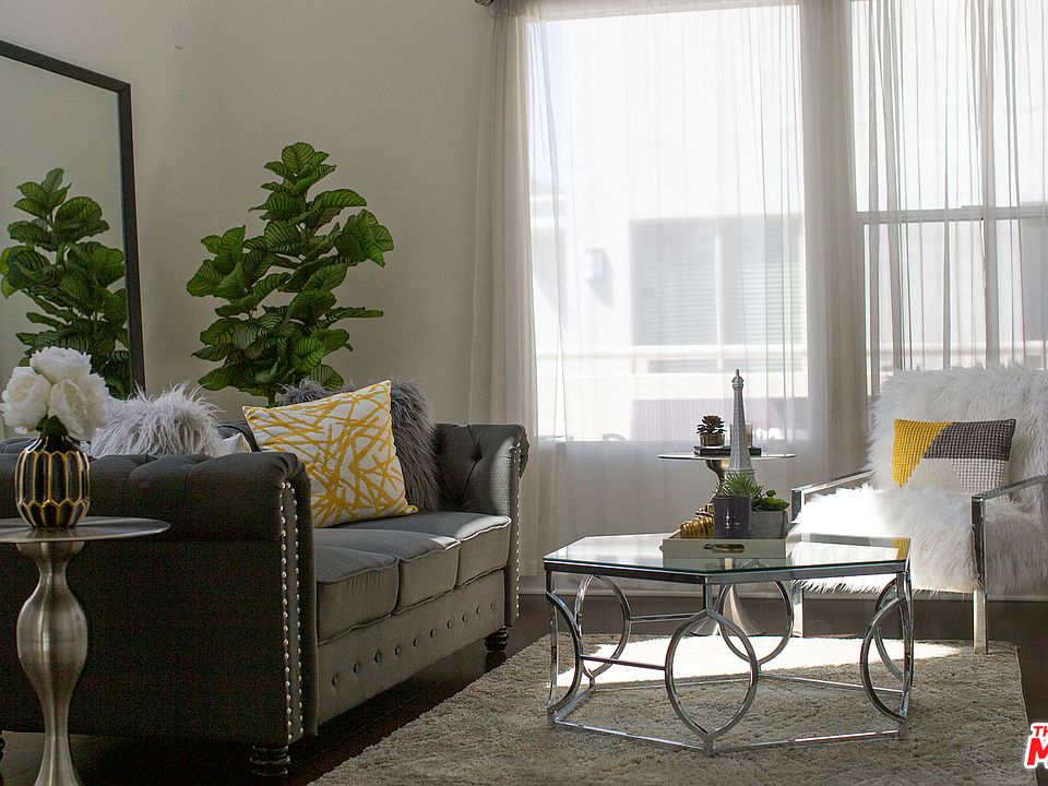 1st image of 5550 Boardwalk Unit 105