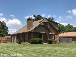 1013 Kelly Park Rd, Edmond, OK 73003