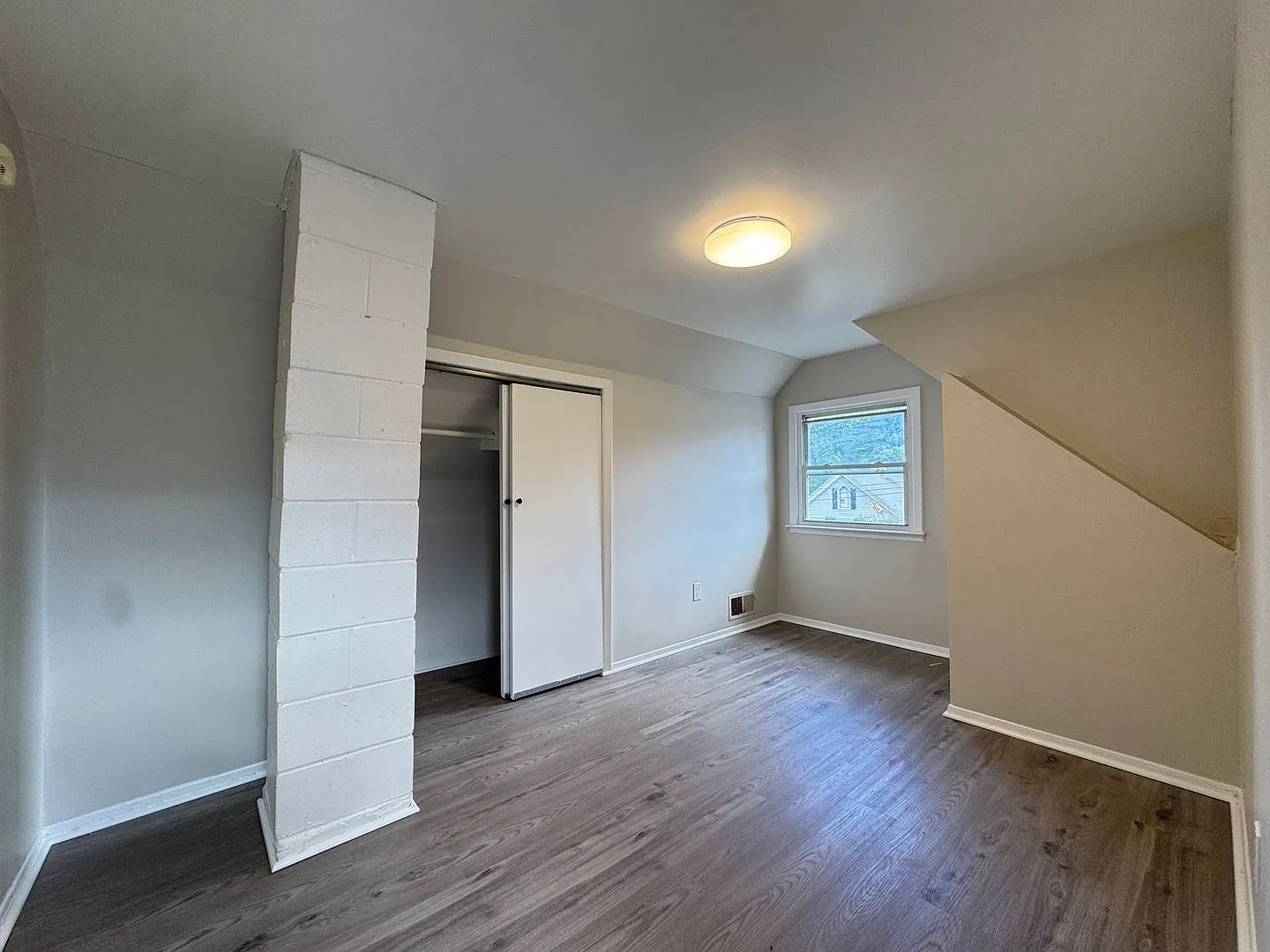 48 Stevens Street — Photo 4