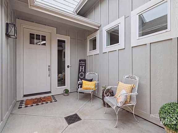 3rd image of 5826 S Cubola Way
