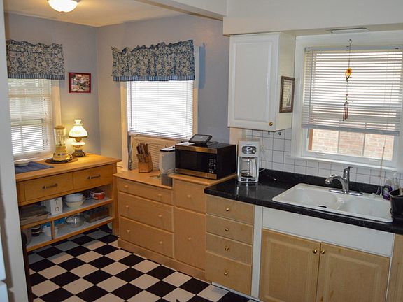 5th image of 6247 W Peterson Ave