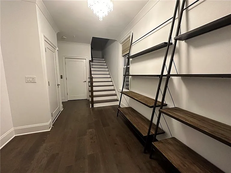18 Peachtree Ave NE #1 — Photo 3