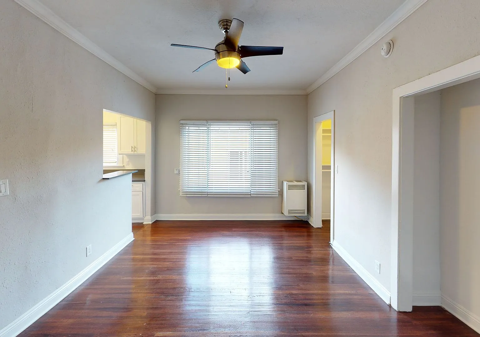 Casa Bonita Apartments...Gorgeous Newly Remodeled Apartments...Hardwood Floors! — Photo 3