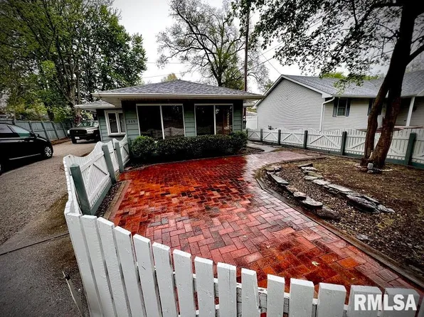 309 E Kimble St, Southern View, IL 62703