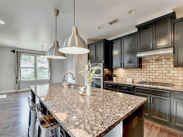 2540 Maple Ridge Ln — Photo 21