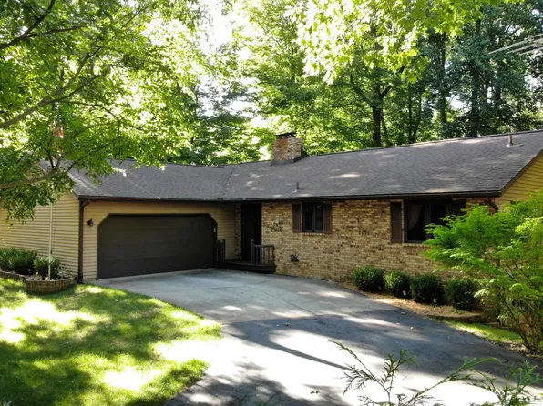22676 Wynsmythe Dr, Mattawan, MI 49071