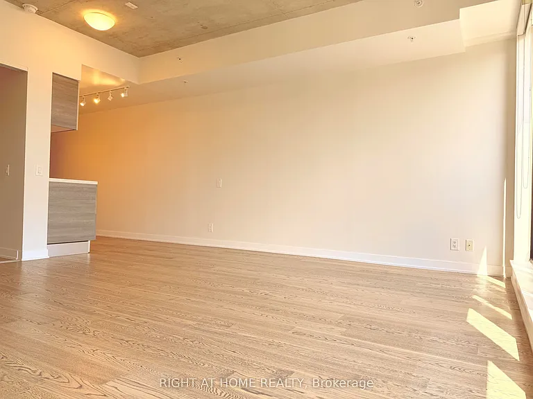 1239 Dundas St W #202 — Photo 14