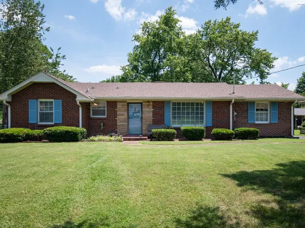 105 Newport Dr, Old Hickory, TN 37138