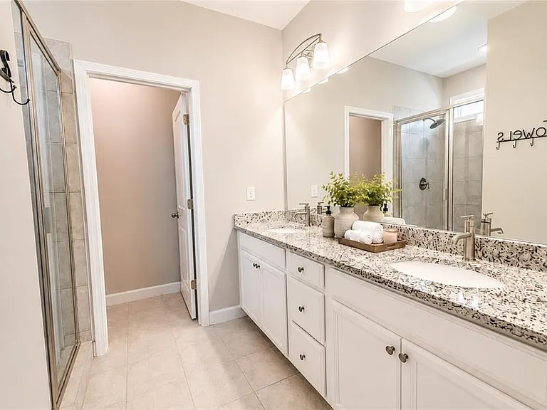 165 Mansfield Dr — Photo 18