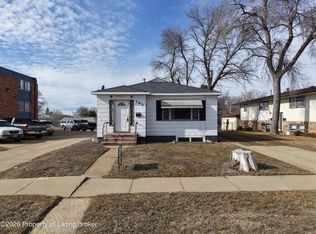 141 11th Ave W, Dickinson, ND 58601