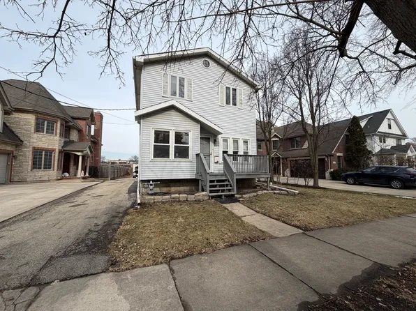 215 Fuller Rd, Hinsdale, IL 60521