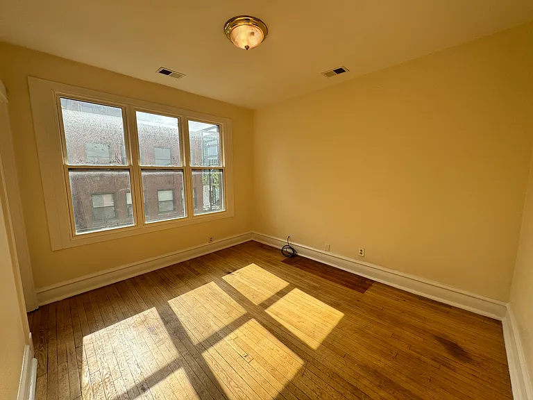 2402 N Surrey Ct #3 — Photo 2