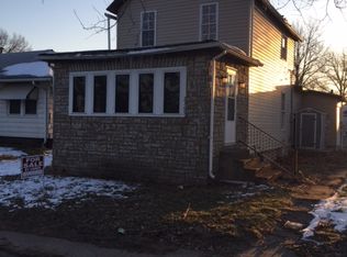 2369 S 14th St, Clinton, IA 52732