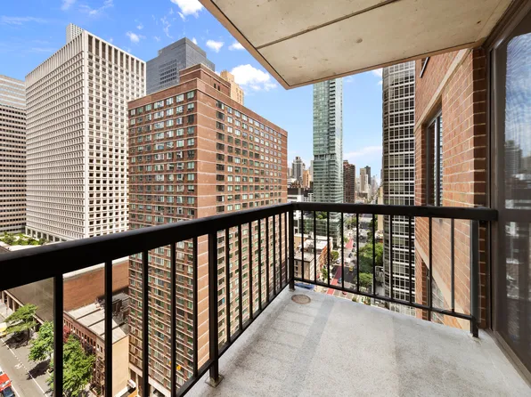 300 East 54th Street 22H image 3 of 10