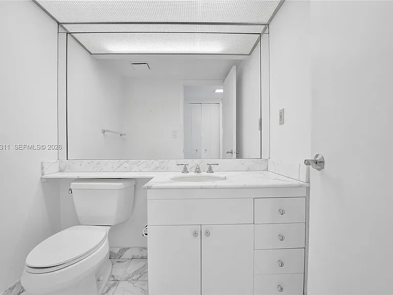 19707 Turnberry Way #16C — Photo 23