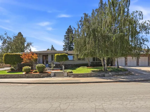 1560 El Dorado Dr, Gilroy, CA 95020