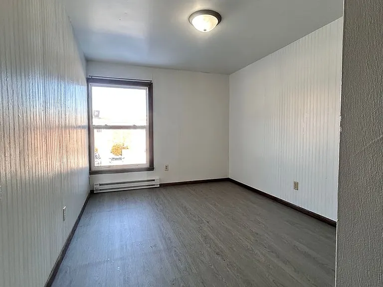910 Richard Dr — Photo 7
