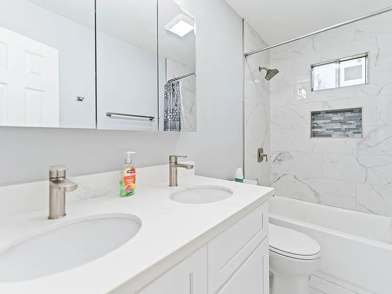 9946 Algiers Rd — Photo 3