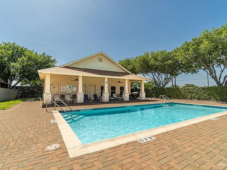 919 Hill Country Rd — Photo 21