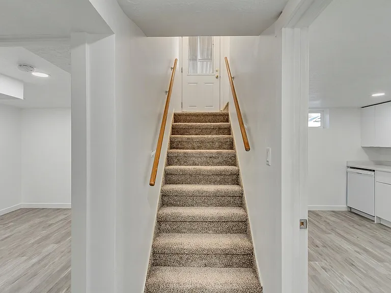 235 N 800 E — Photo 5
