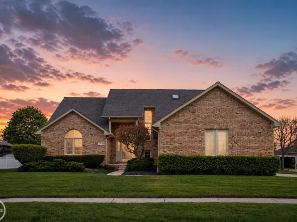 17385 Hillcrest Dr, Macomb, MI 48044