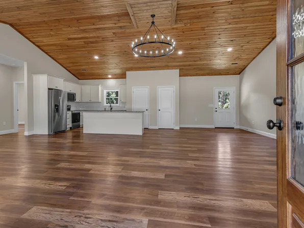 918 Columbia Hwy, Hohenwald, TN 38462